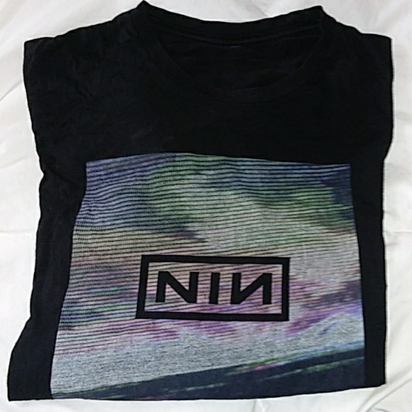 ASSORTED T SHIRTS - Picture 4 of 5